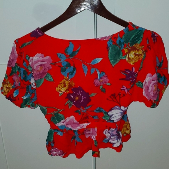 One Clothing 💐 Floral  Blouse - Picture 3 of 4